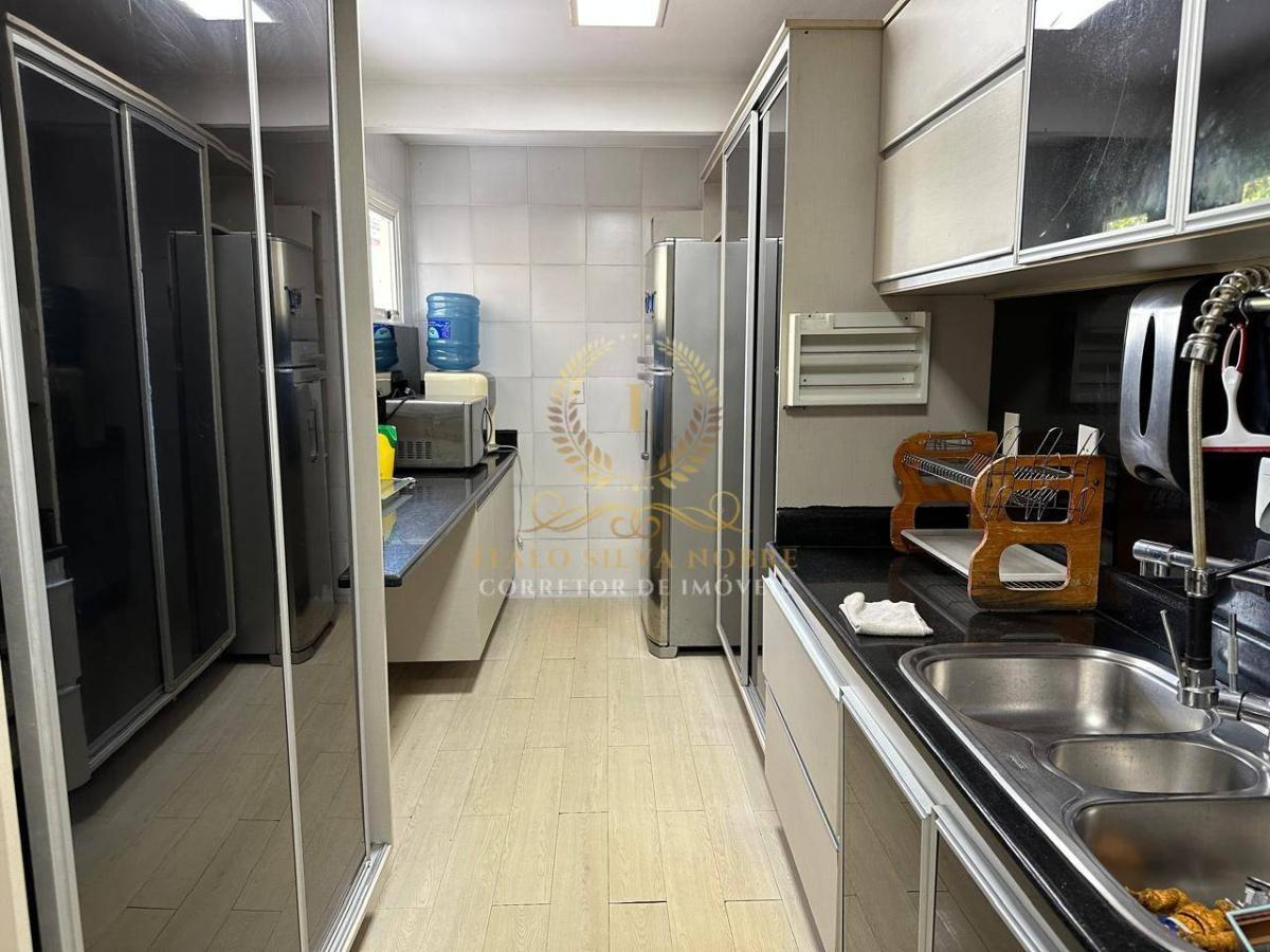 Casa de Condomínio à venda com 3 quartos, 210m² - Foto 11